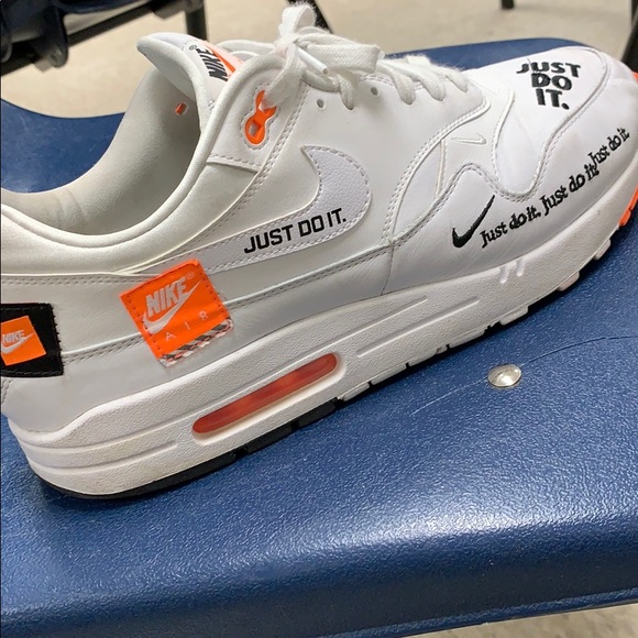 Selling - Picture 3 of 4